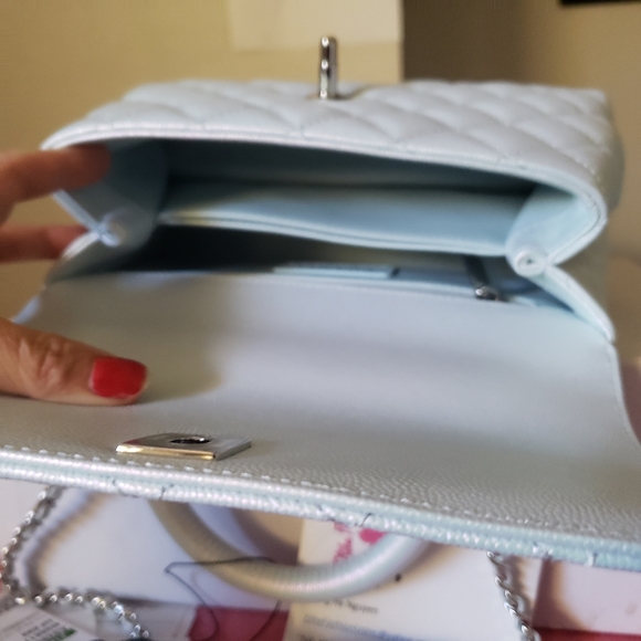 Chanel coco handle mini irridescent blue caviar bag - Picture 5 of 14